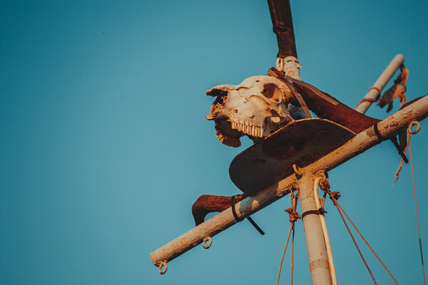 череп на паруснике
