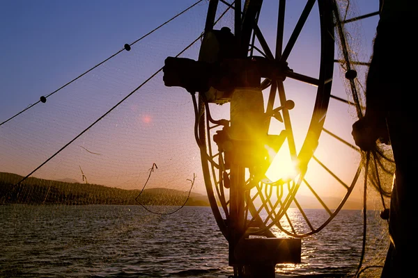 Pesca in barca in mare — Foto Stock