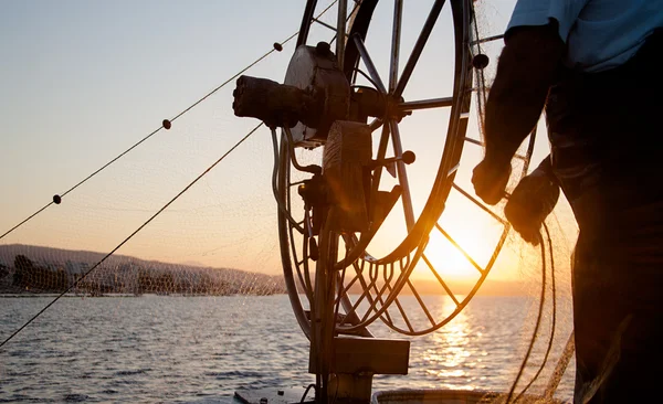 Fisher boot in een zee — Stockfoto