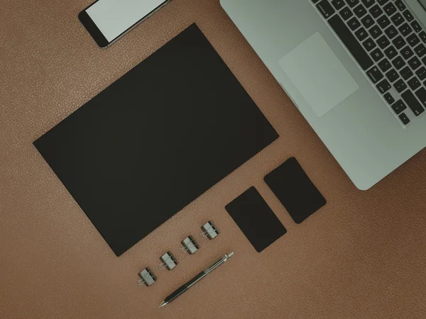 Modelo de negócio Mockup. Conjunto de elementos na mesa de madeira . — Fotografia de Stock