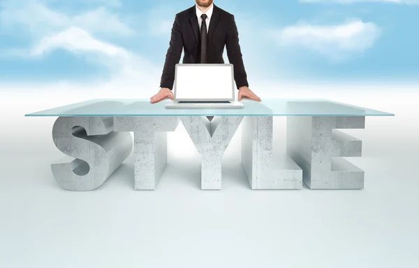 Confident business man leaning on empty glass table with a base made of concreteSTYLE table against the sky background. Business concept — Stock Photo, Image