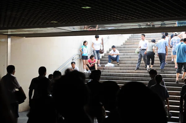 Pequim China 2012 Pandemônio Passagem Subterrânea Centro Cidade Residentes Mudam — Fotografia de Stock