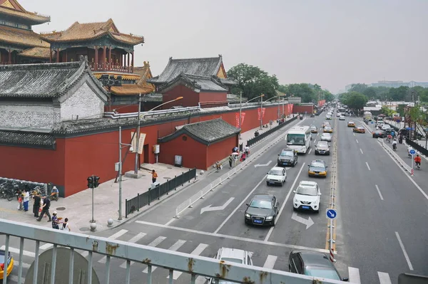 베이징 2012 도시의 거리에 자동차와 — 스톡 사진