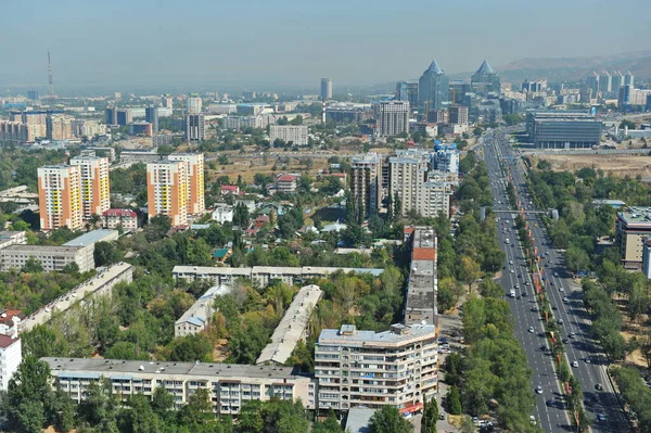 Almaty Kazachstán 2012 Jedna Hlavních Cest Města Podél Obytných Obchodních — Stock fotografie