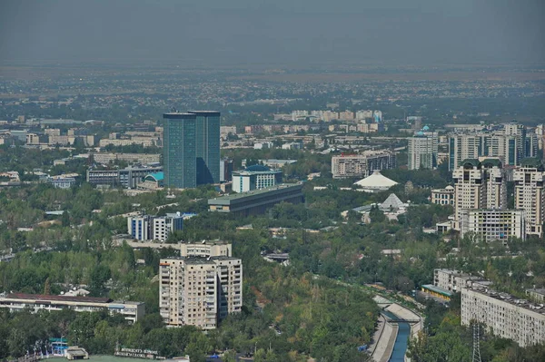 Almaty Kazachstan 2012 Widok Miasto Budynki Mieszkalne Handlowe Biurowe Części — Zdjęcie stockowe