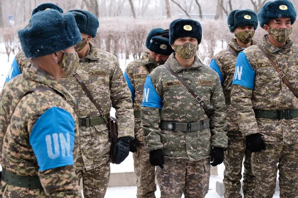 Almaty Kazakhstan 2020 Peloton Soldats Maintien Paix Fait Queue Avant — Photo