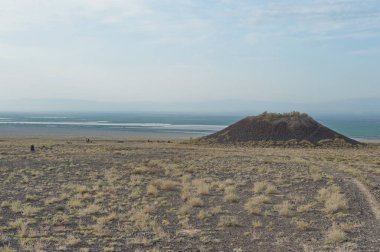 Almaty, Kazakistan - 06.25.2013: Eski Tepe - Altyn Emel Doğa Koruma Alanı 'ndaki antik bir mezarlık