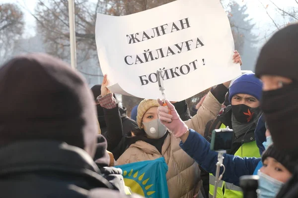 Almaty Kazakistan 2021 Halk Mitinglere Pankartlarla Geldi Seçimleri Boykot Etmek — Stok fotoğraf