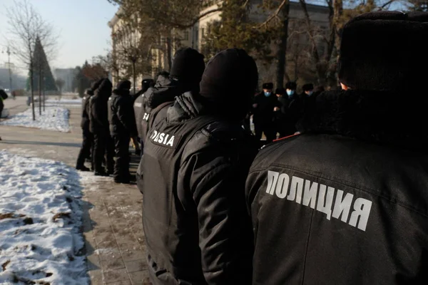 Almaty Kazajstán 2021 Oficiales Policía Restringen Manifestantes Durante Las Elecciones —  Fotos de Stock