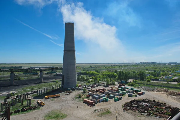 Pavlodar Kazakistan 2015 Uno Dei Tubi Sul Territorio Dell Impianto — Foto Stock
