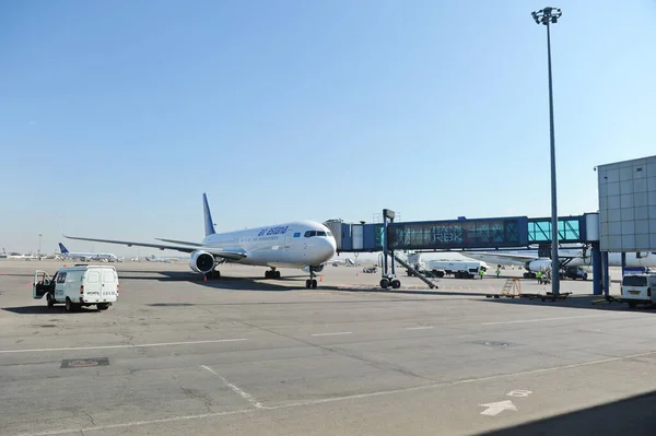 Almaty Kazakhstan 2015 Avion Compagnie Aérienne Air Astana Prépare Atterrir — Photo