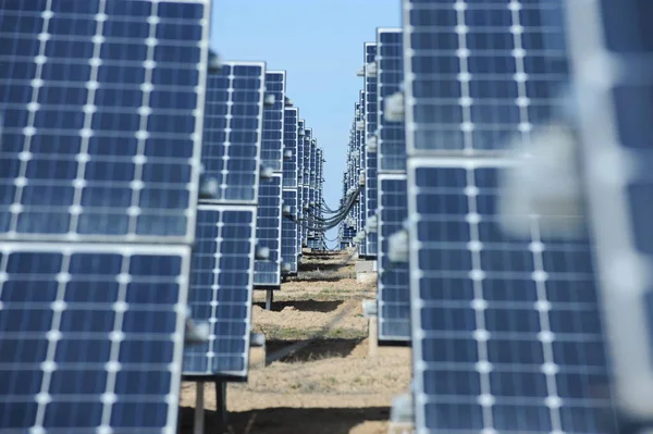 Almaty Kazakhstan 2016 Кабелі Єднують Сонячні Батареї Один Одним Станції — стокове фото