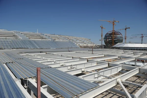 カザフスタン ヌールスルタン 2016年5月17日 国際展示会Expoのための球状建築物の建設プロセス — ストック写真