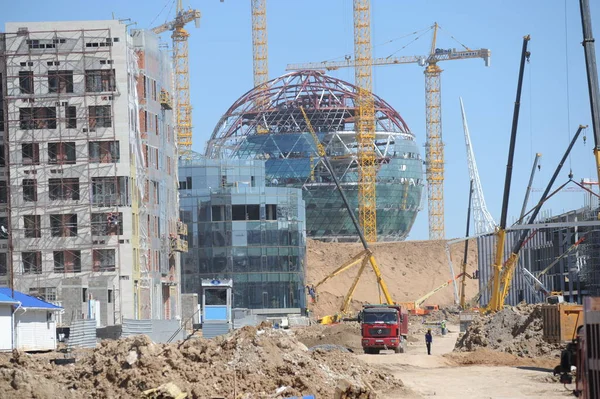 Nur Sultan Kazajstán 2016 Proceso Construcción Edificio Esférico Para Exposición —  Fotos de Stock