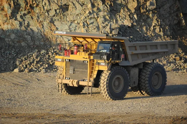 East Kazakhstan Region Kazakhstan 2015 Mining Unloading Copper Ore Quarry — Stock Photo, Image