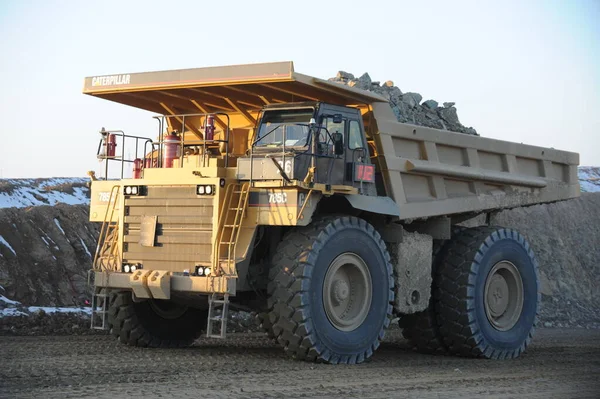 East Kazakhstan Region Kazakhstan 2015 Mining Unloading Copper Ore Quarry — Stock Photo, Image