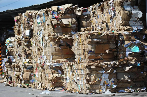 카자흐스탄 알마티 2016 공장에서 재활용하기 쓰레기 — 스톡 사진
