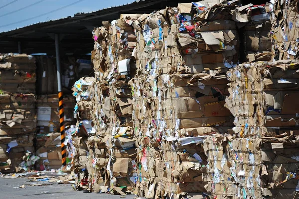 Almaty Kazajstán 2016 Grandes Pilas Basura Recogidas Para Reciclaje Fábrica — Foto de Stock