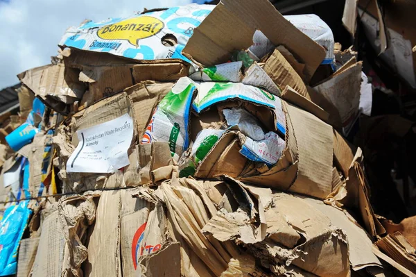 Almaty Kazakhstan 2016 Large Piles Garbage Collected Recycling Factory — Stock Photo, Image