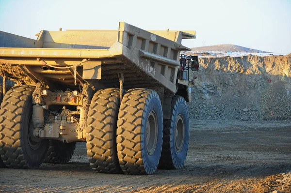 East Kazakhstan Region Kazakhstan 2015 Mining Unloading Copper Ore Quarry — Stock Photo, Image