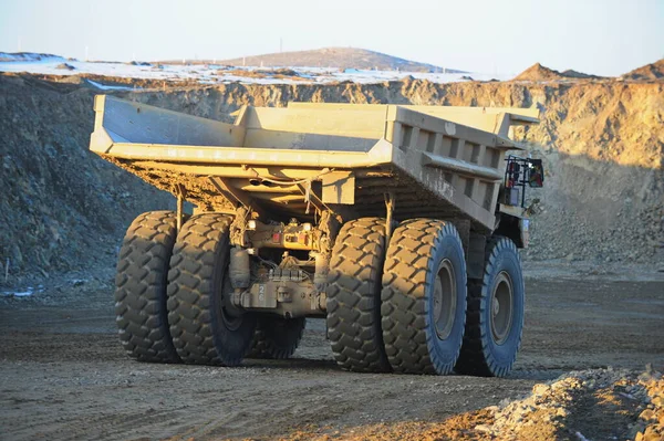 East Kazakhstan Region Kazakhstan 2015 Mining Unloading Copper Ore Quarry — Stock Photo, Image