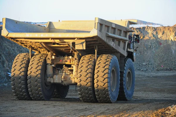 East Kazakhstan Region Kazakhstan 2015 Mining Unloading Copper Ore Quarry — Stock Photo, Image