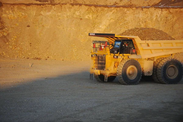 Região Cazaquistão Oriental Cazaquistão 2015 Mineração Descarga Minério Cobre Pedreira — Fotografia de Stock