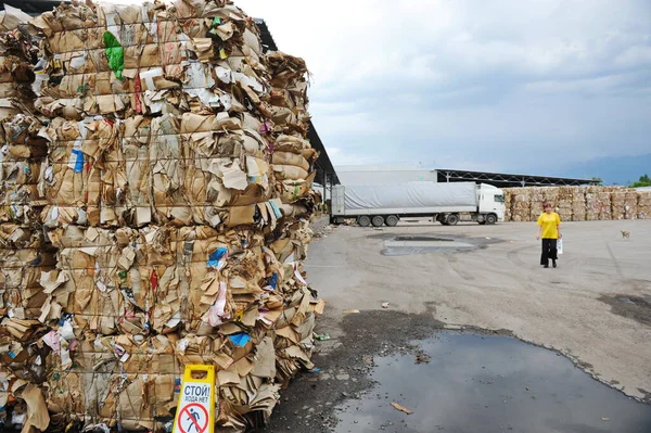 Almaty Cazaquistão 2016 Uma Pilha Lixo Resíduos Papel Território Uma — Fotografia de Stock