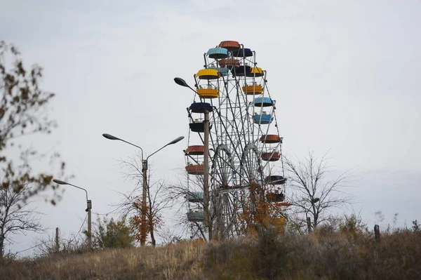 Zhezkazgan Kazakistan 2016 Terk Edilmiş Bir Lunaparkta Dönme Dolap — Stok fotoğraf