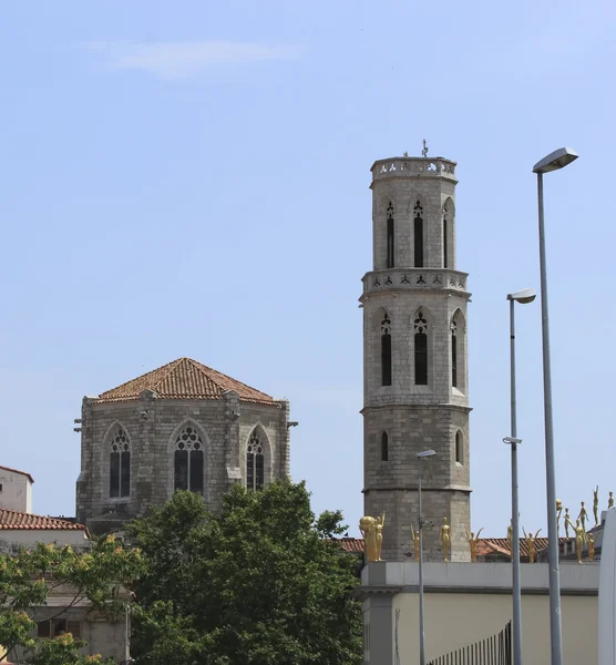 Kathedrale in figueras in der Nähe des Museums von salvador dali — Stockfoto