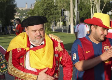 2012 Avrupa Futbol Şampiyonası önce kimliği belirsiz İspanyol futbol taraftarları eşleşmesi 
