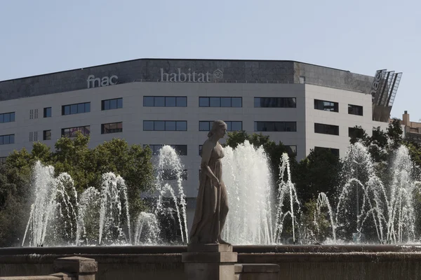 Fontäner på torget i Spanien i Barcelona — Stockfoto