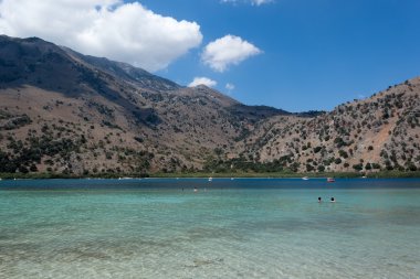 Kournas - en büyük tatlı su Gölü