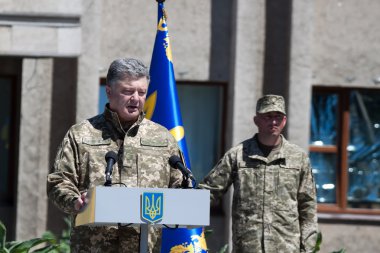Ukrayna Petro Poroshenko başkanı ceremon konuşuyor