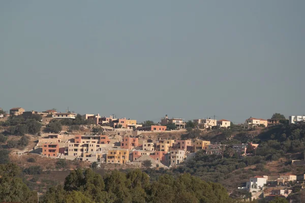 Casas em uma encosta perto de Georgioupolis — Fotografia de Stock