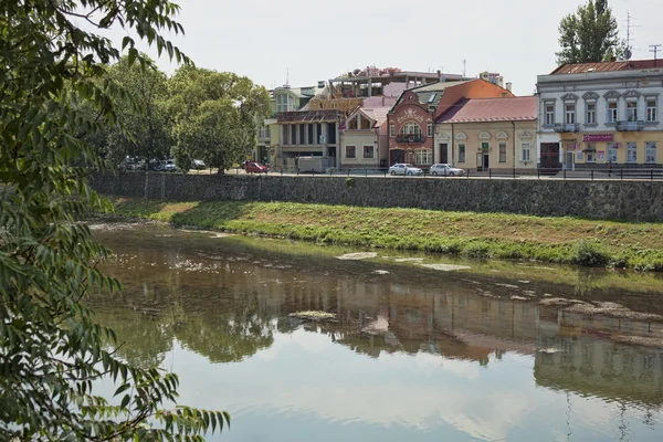 Rivier Uzh in Oezjhorod — Stockfoto