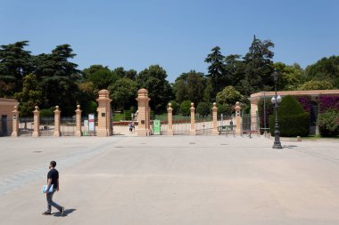 BARCELONA, İSPAN - 12 Temmuz 2013: Pedralbes Sarayı Parkı 