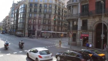 Barcelona yoğun trafik sokaklarında