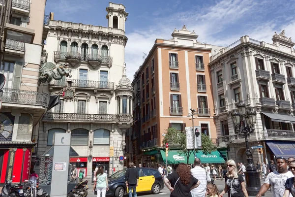 Architektura na Passeig de Gràcia v Barceloně — Stock fotografie