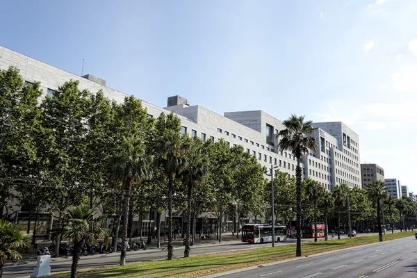 Edificio moderno sulla via Diagonal a Barcellona — Foto Stock