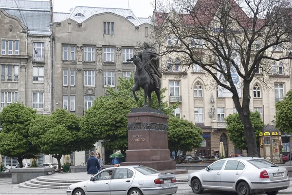 利沃夫市中心的丹略国王纪念碑 — 图库照片