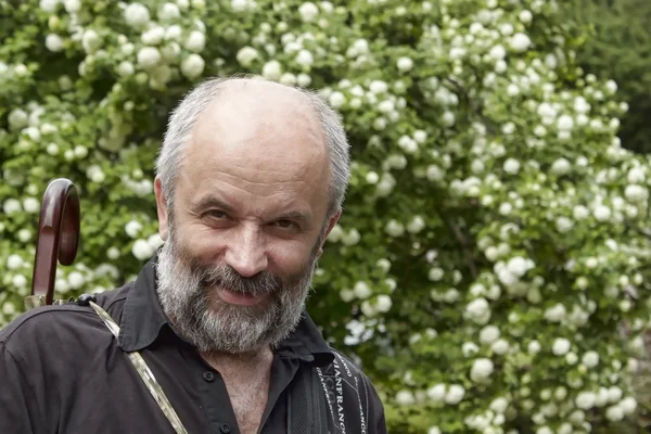 Uomo calvo sorridente con la barba — Foto Stock