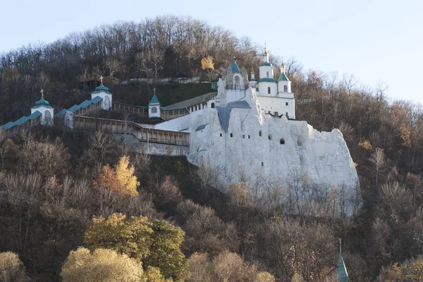 チョークの丘 Svjatogorsk の聖ニコラス教会 — ストック写真