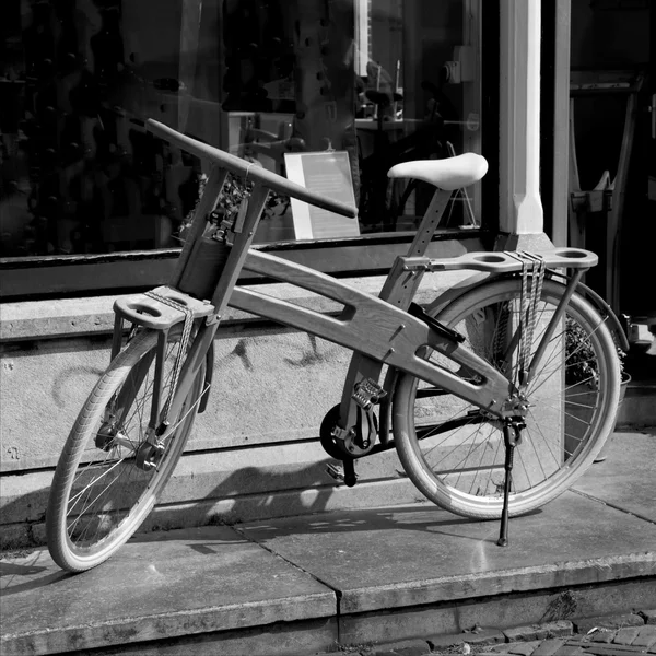 Trä cykel i Nederländerna — Stockfoto