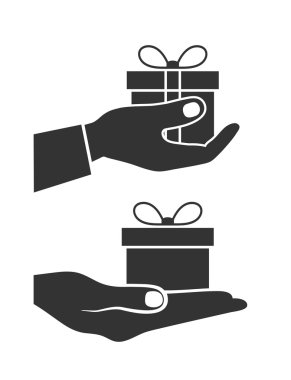 simge bir elinde bir hediye