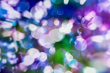 Renk Festivali 'nin arka planında doğal bokeh ve parlak altın ışıklarla sihirli arka plan. Klasik Sihirli arkaplan