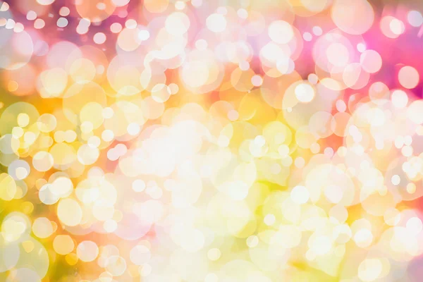 自然のボケと明るい金色のライトで色祭りの背景を持つ魔法の背景。ヴィンテージマジックの背景 — ストック写真
