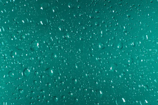 Kapky deště na okně. vody dešťové kapky na skleněné okno — Stock fotografie