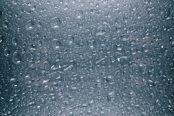 窓に雨の滴。ガラス窓に水雨粒します。 — ストック写真