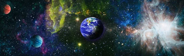 在黑暗的太空中的地球 从月球上看地球 美国航天局提供的这一图像的要素 — 图库照片